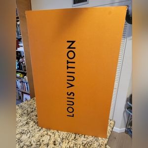 SOLD💥💥💥Louis Vuitton Luggage Box